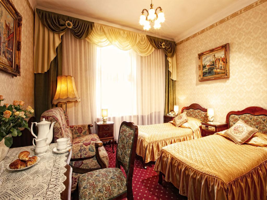 Double or Twin PLUS Room